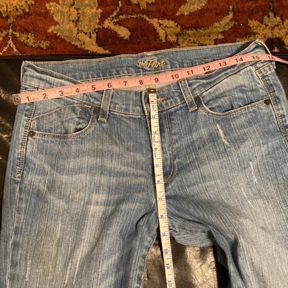 Old Navy The Flirt distressed jeans like new condition size 8 - Picture 7 of 11